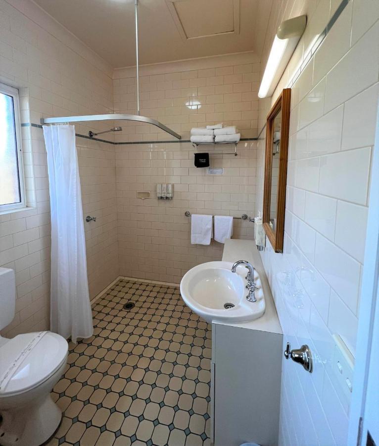 Tumbarumba Motel & Elms Restaurant ภายนอก รูปภาพ