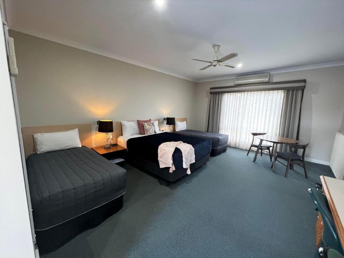 Tumbarumba Motel & Elms Restaurant ภายนอก รูปภาพ