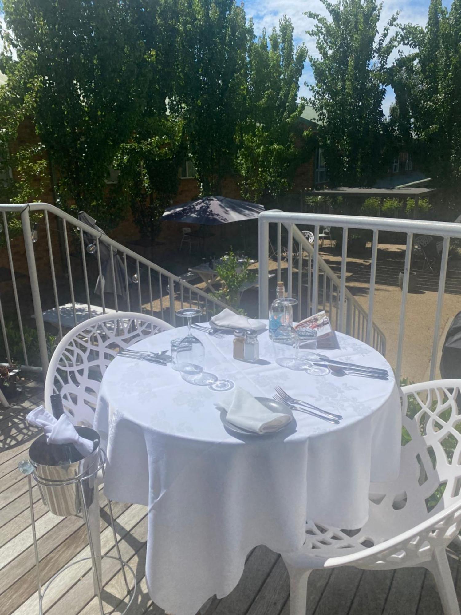Tumbarumba Motel & Elms Restaurant ภายนอก รูปภาพ