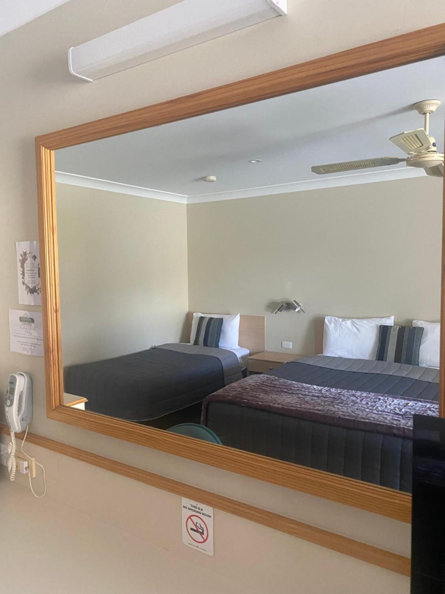 Tumbarumba Motel & Elms Restaurant ภายนอก รูปภาพ