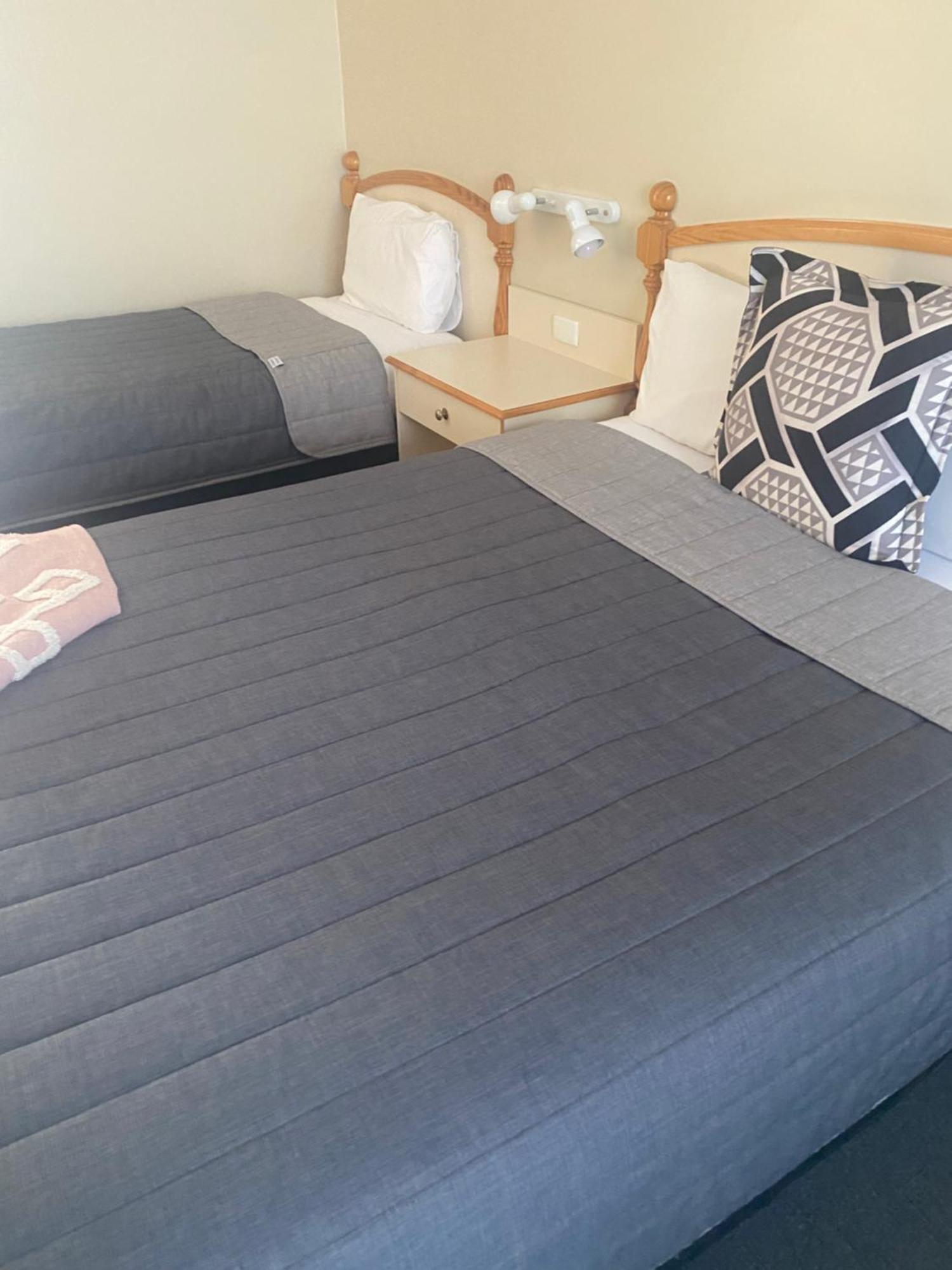 Tumbarumba Motel & Elms Restaurant ภายนอก รูปภาพ