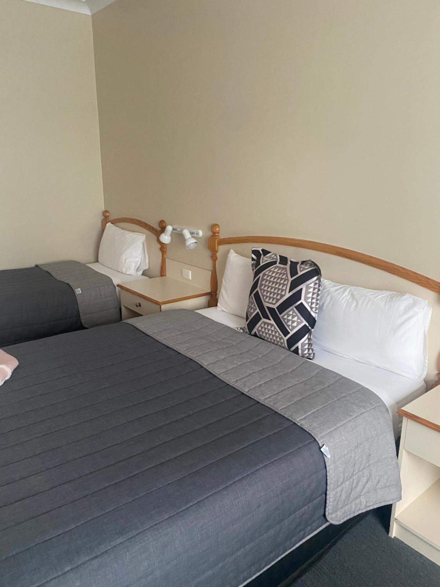 Tumbarumba Motel & Elms Restaurant ภายนอก รูปภาพ